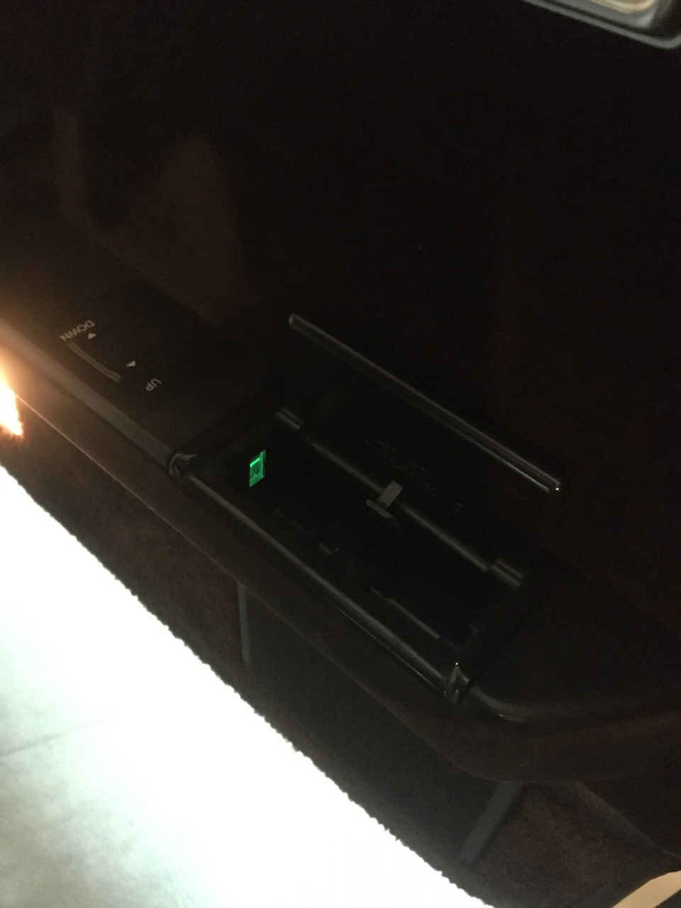 в темноте ваще кайф — Toyota Crown (S120)