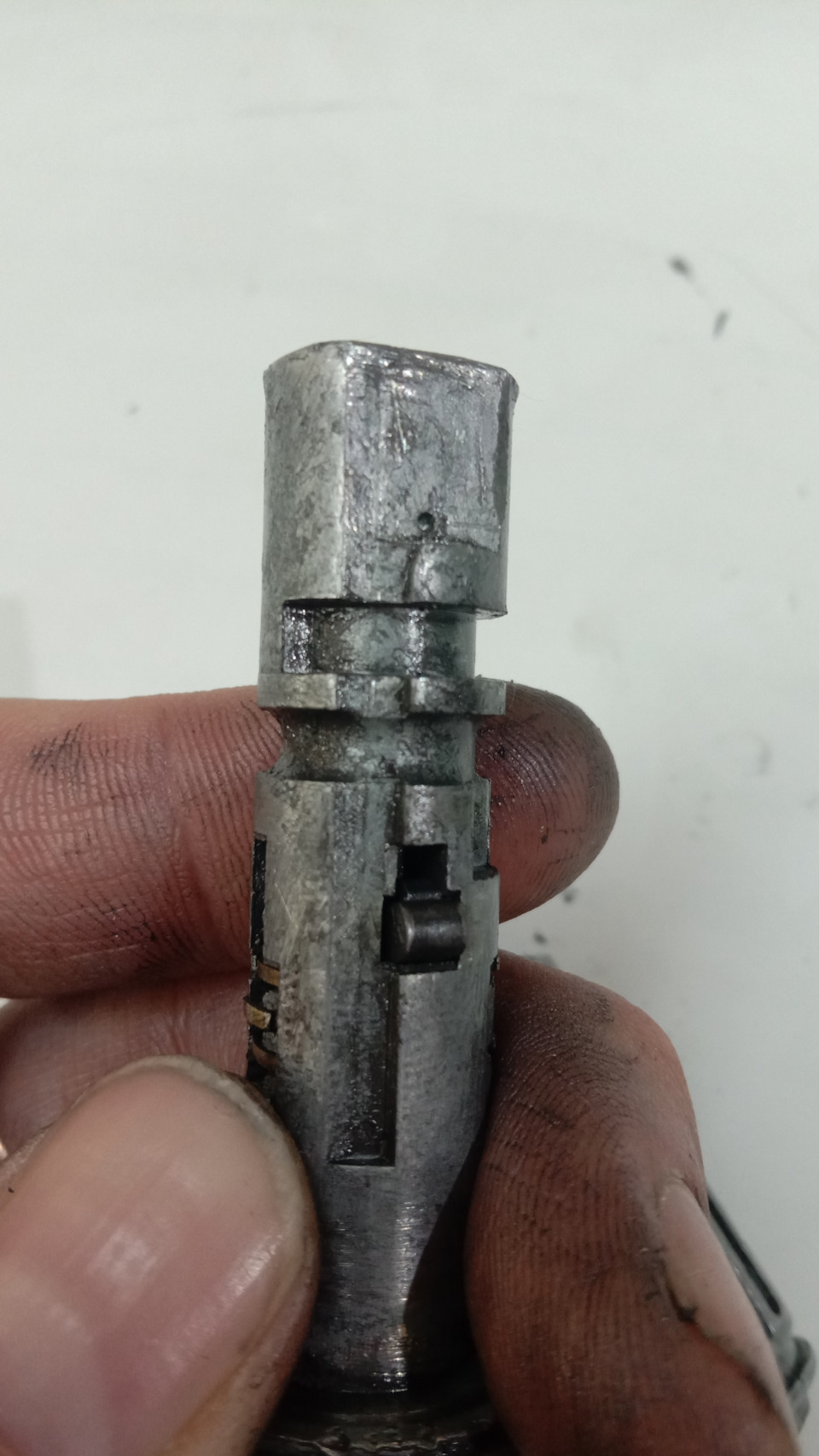 Застрял ключ в замке зажигания — Chrysler Stratus I, 2 л, 1995 года ...