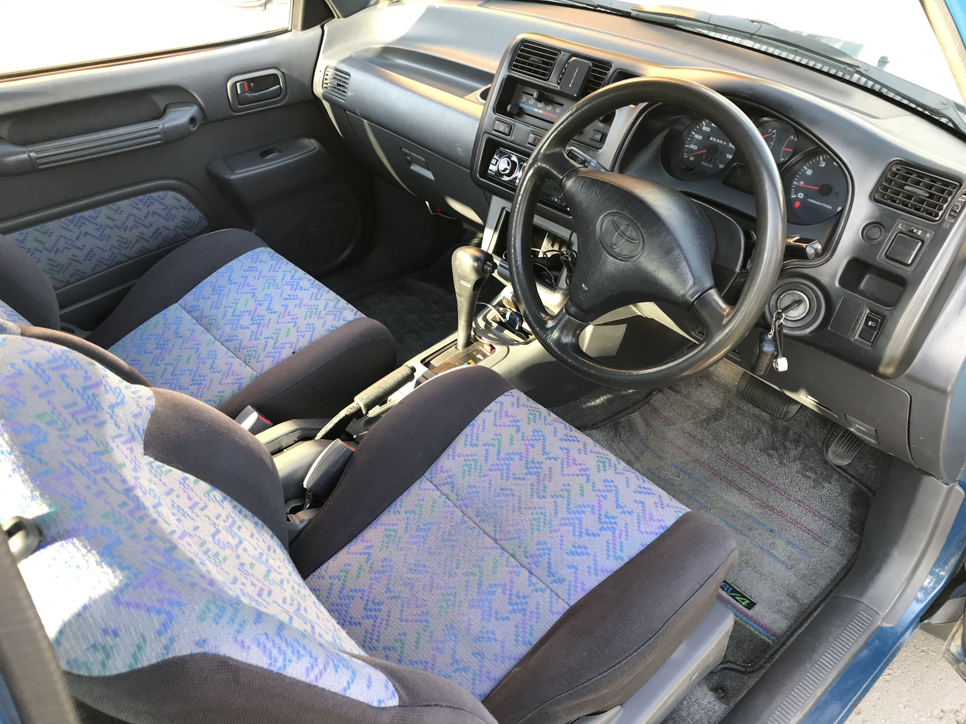 Toyota rav4 1998 салон