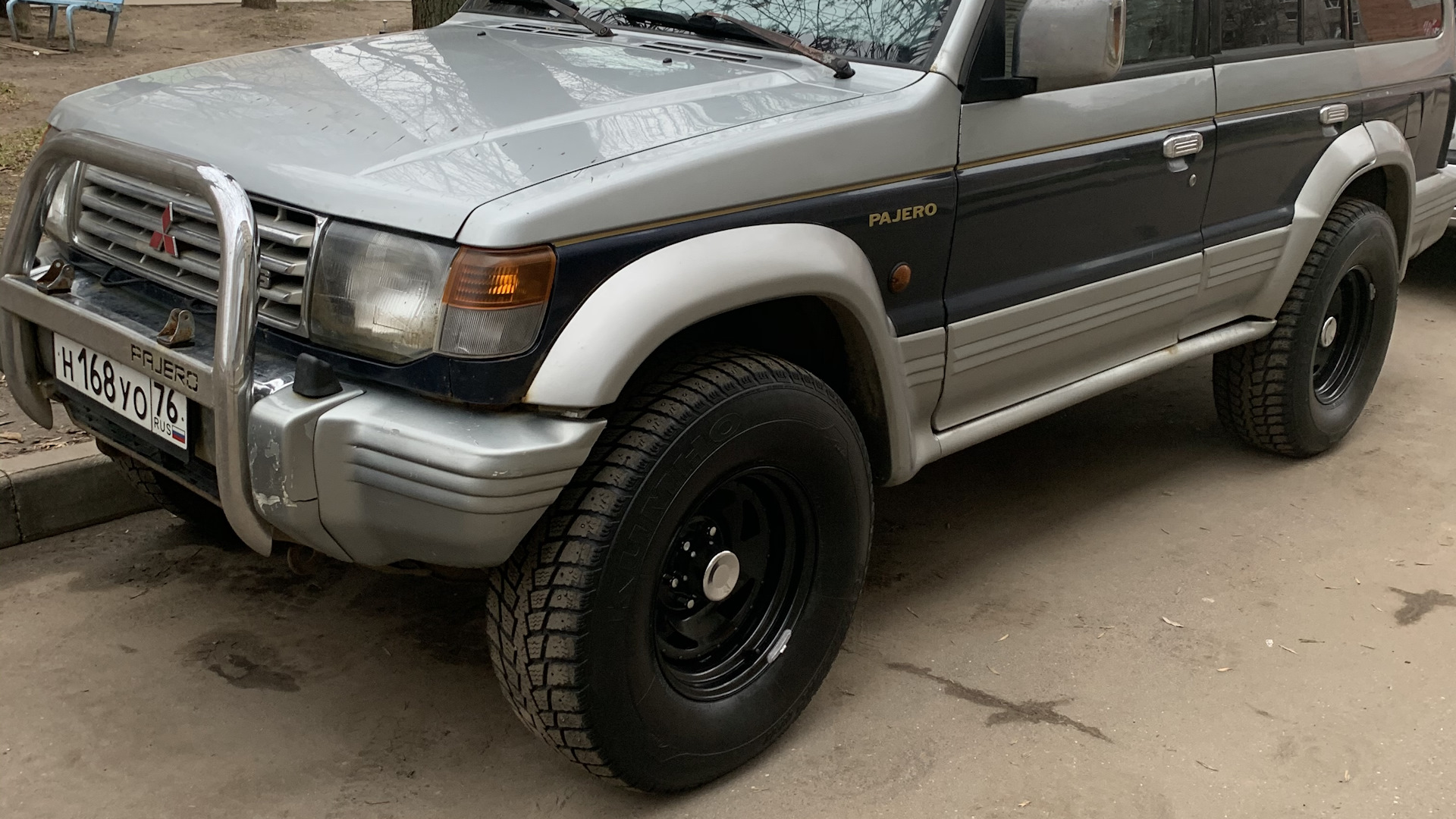 Мицубиси паджеро 2 зеленые. Паджеро 2 1997. Mitsubishi pajero 2. Mitsubishi pajero ii 1997. Мицубиси паджеро 1997.