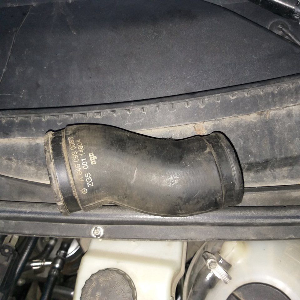 A6460980083 Патрубок впускного коллектора Mercedes | Запчасти на DRIVE2