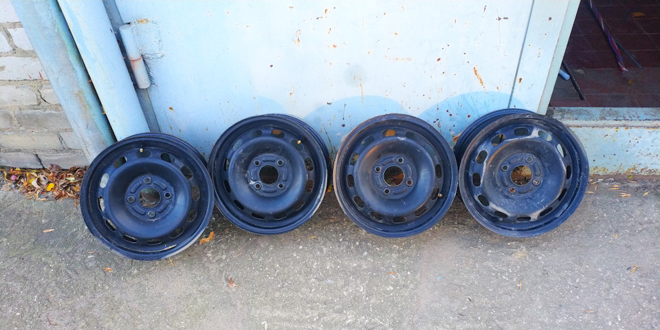 Штампованные диски 14 на Ford Focus Hatchback I, Ford Focus Hatchback ...