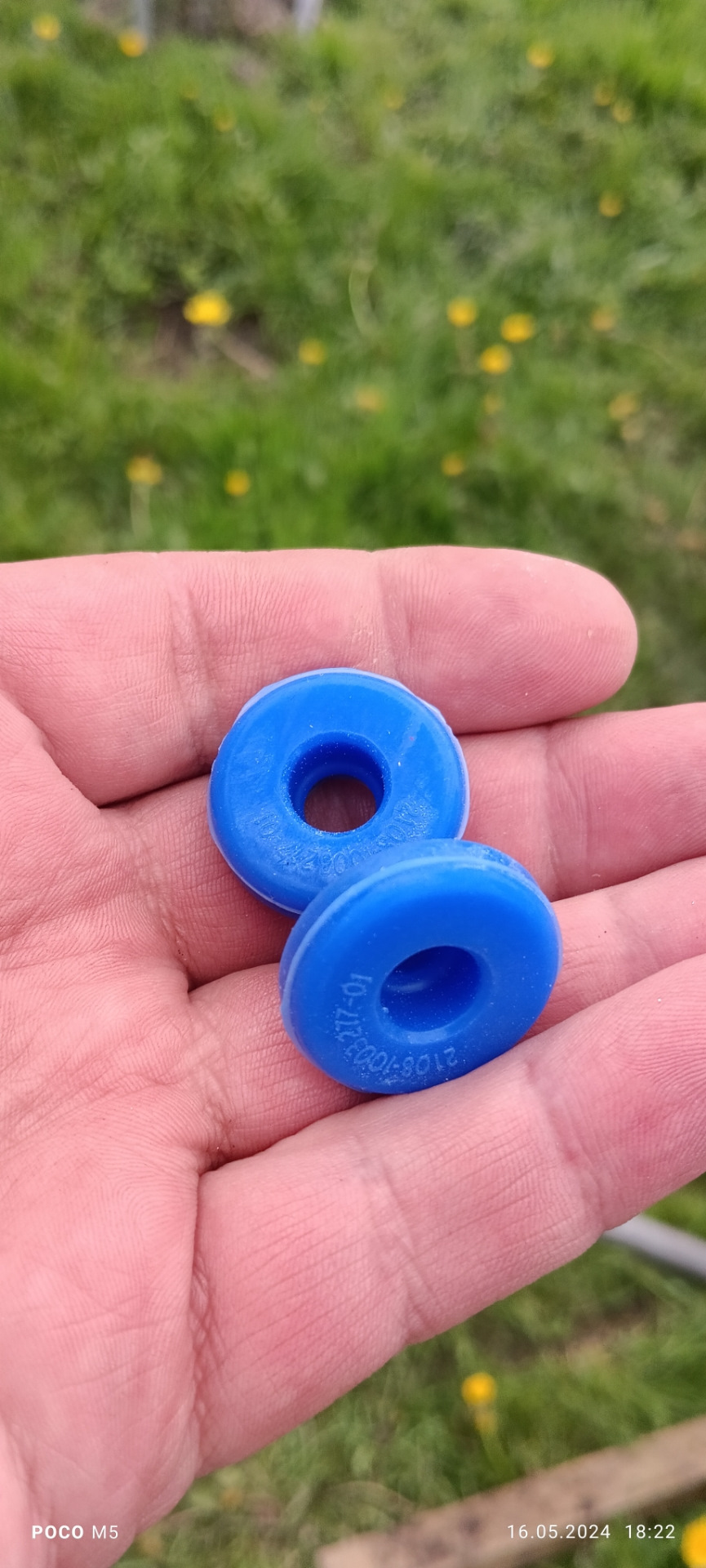 Новые втулки крышки — Lada Гранта Лифтбек (2G)