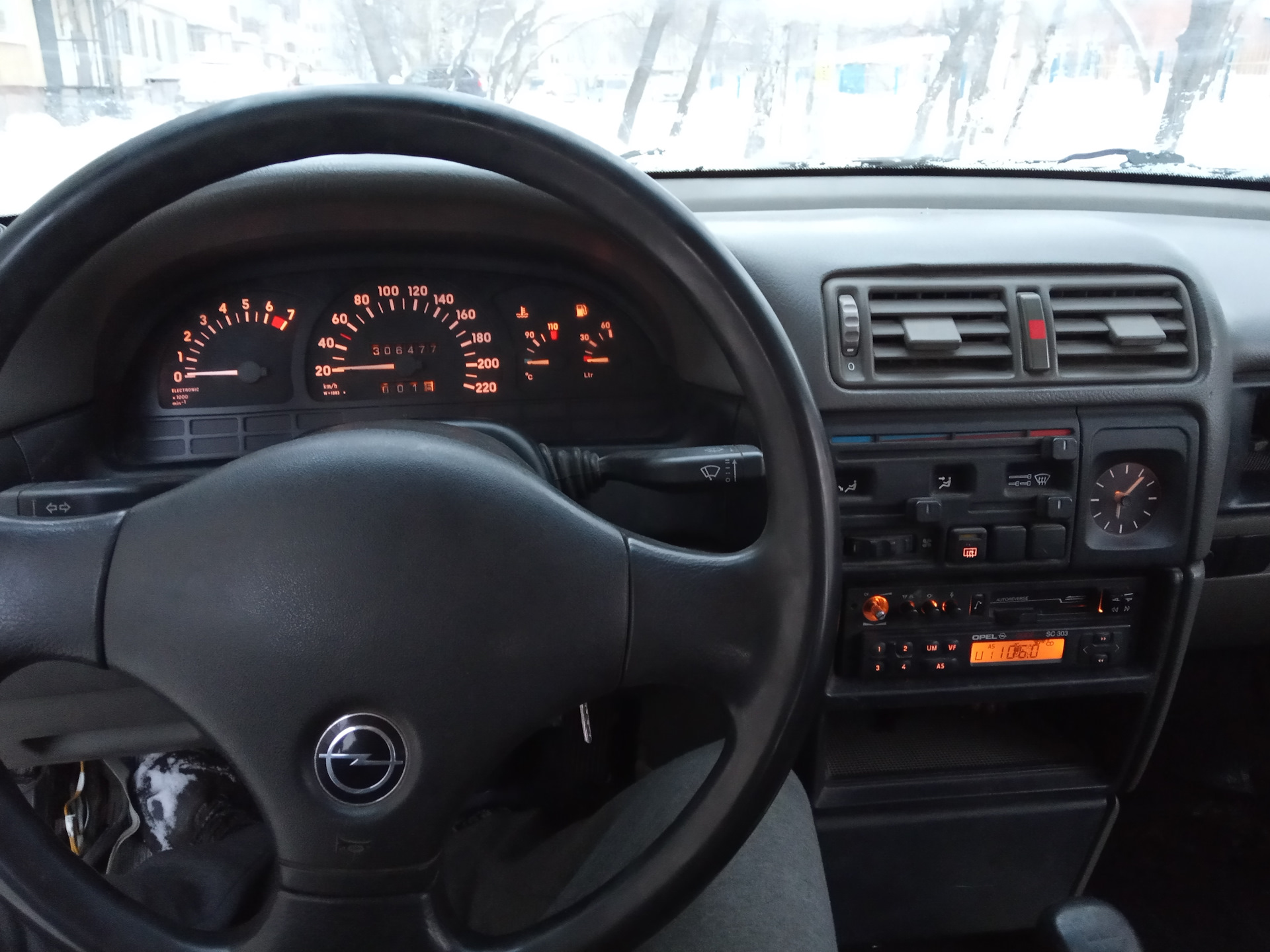 Вектра б автомат. Опель Вектра 1990 салон. Opel Vectra 1990 Interior. Opel Vectra b 1990. Опель Омега 1990 салон.