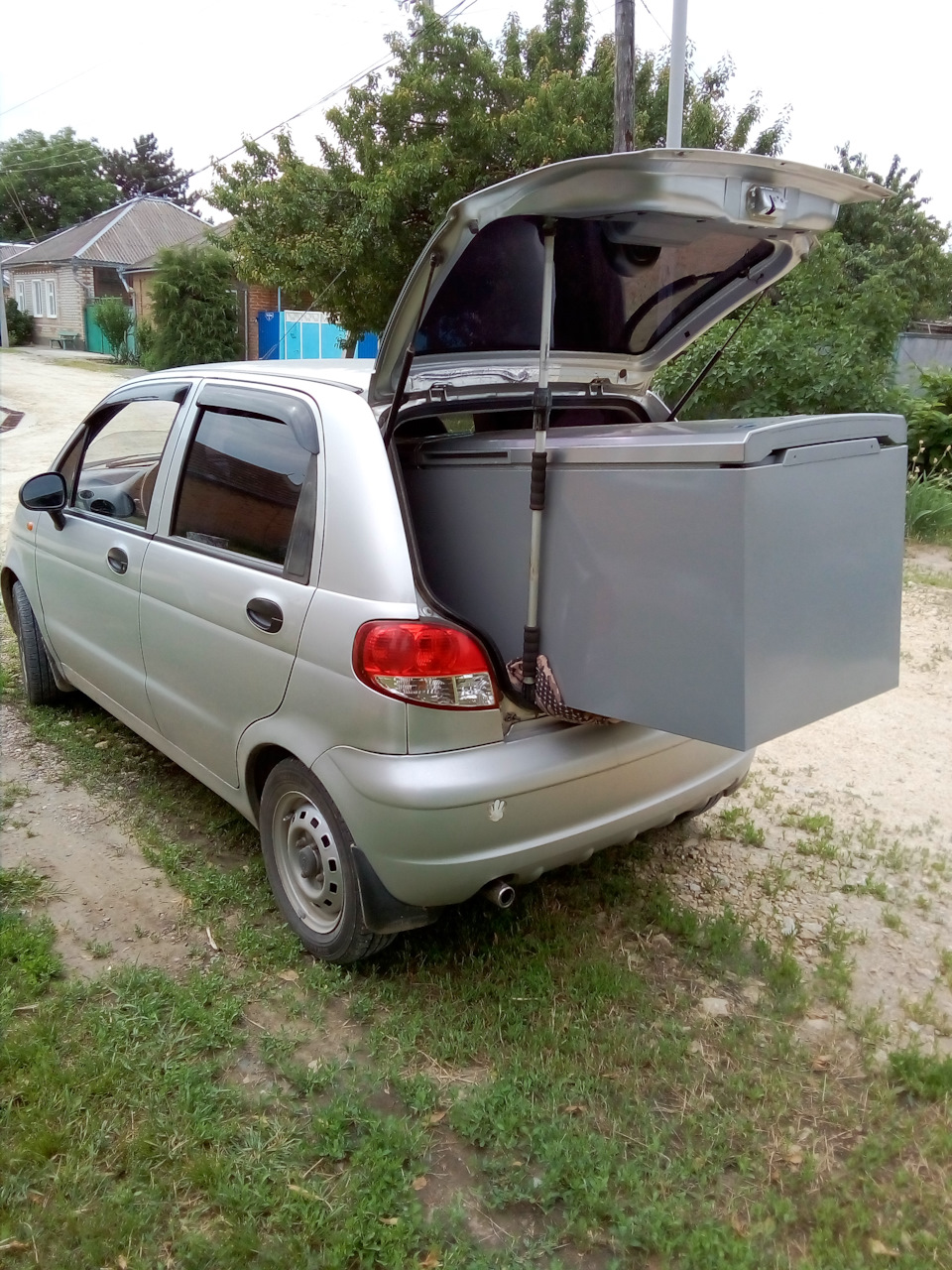 большой холодильник — Daewoo Matiz (M100, M150), 0,8 л, 2011 года | просто  так | DRIVE2