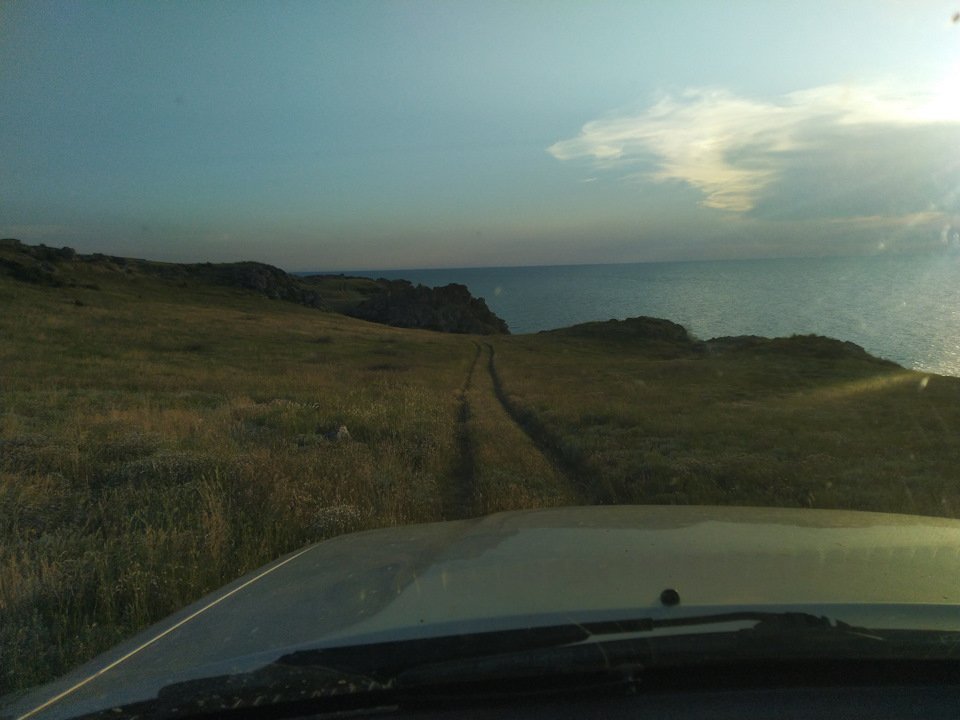 Где то между Щелкино и Семёновкой — Toyota Sequoia (1G)