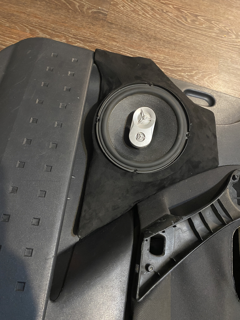 Подиум под 16 см динамик своими руками — Renault Megane II, 1,6 л, 2006 ...