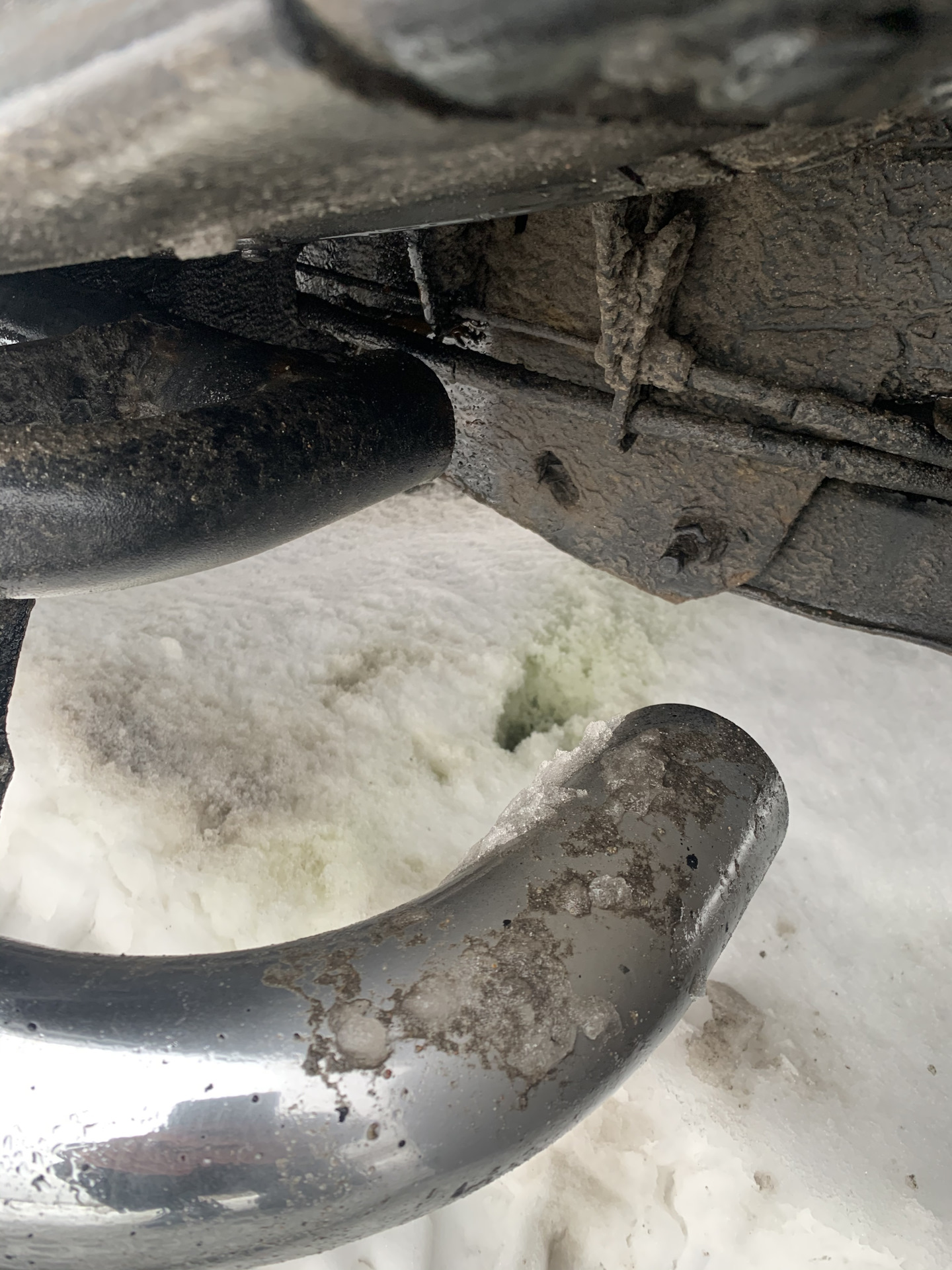 Лопнула тормозная трубка. — Hummer H2, 6 л, 2006 года | поломка | DRIVE2