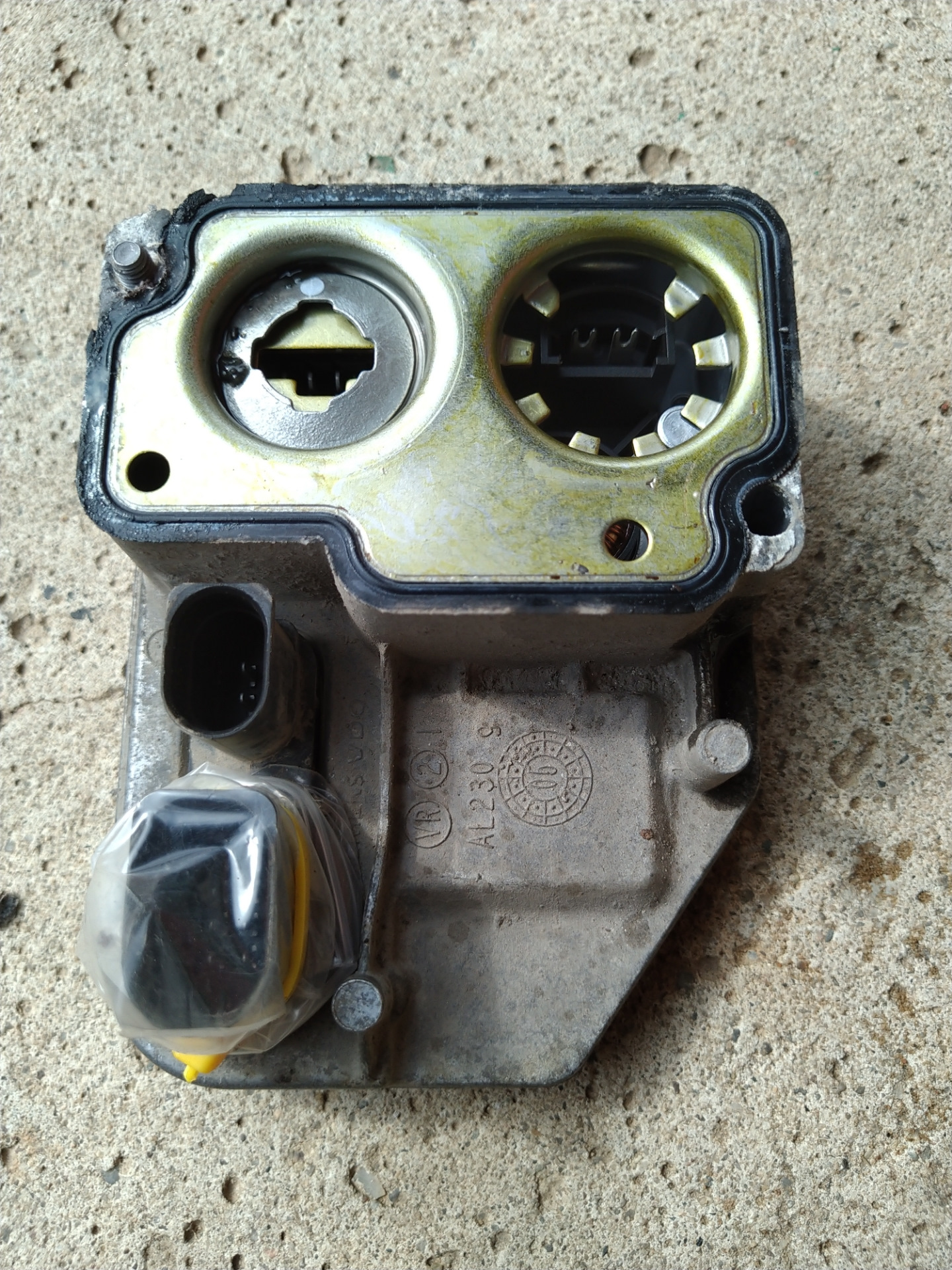 7h0907554c. Модуль dem volvo xc60. Dem volvo xc90. Dem volvo xc90. Volvo dem блок.