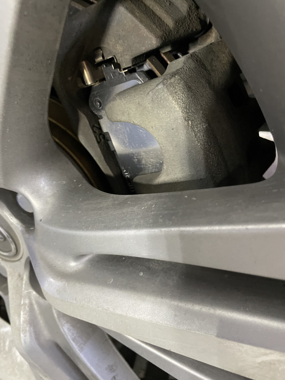Замена противоскрипных пластин — Lexus RX (3G), 3,5 л, 2014 года ...