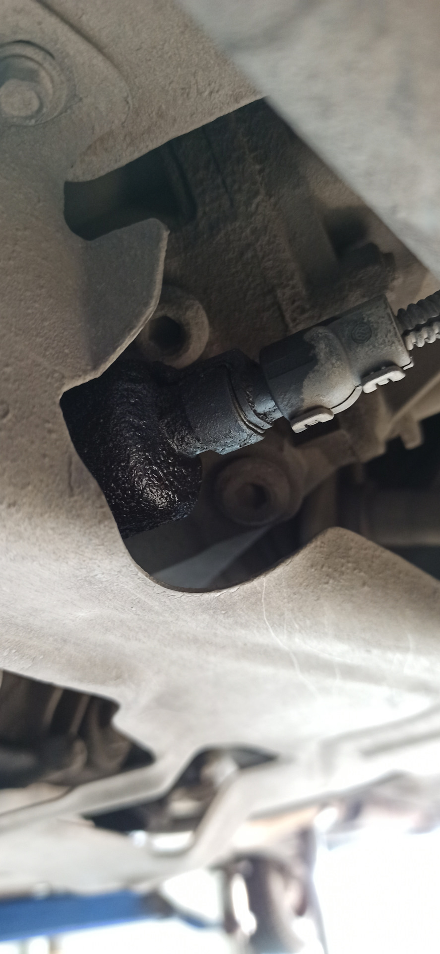 Замена гофры на глушителе. — LADA Калина универсал, 1,6 л., 2012 года ...