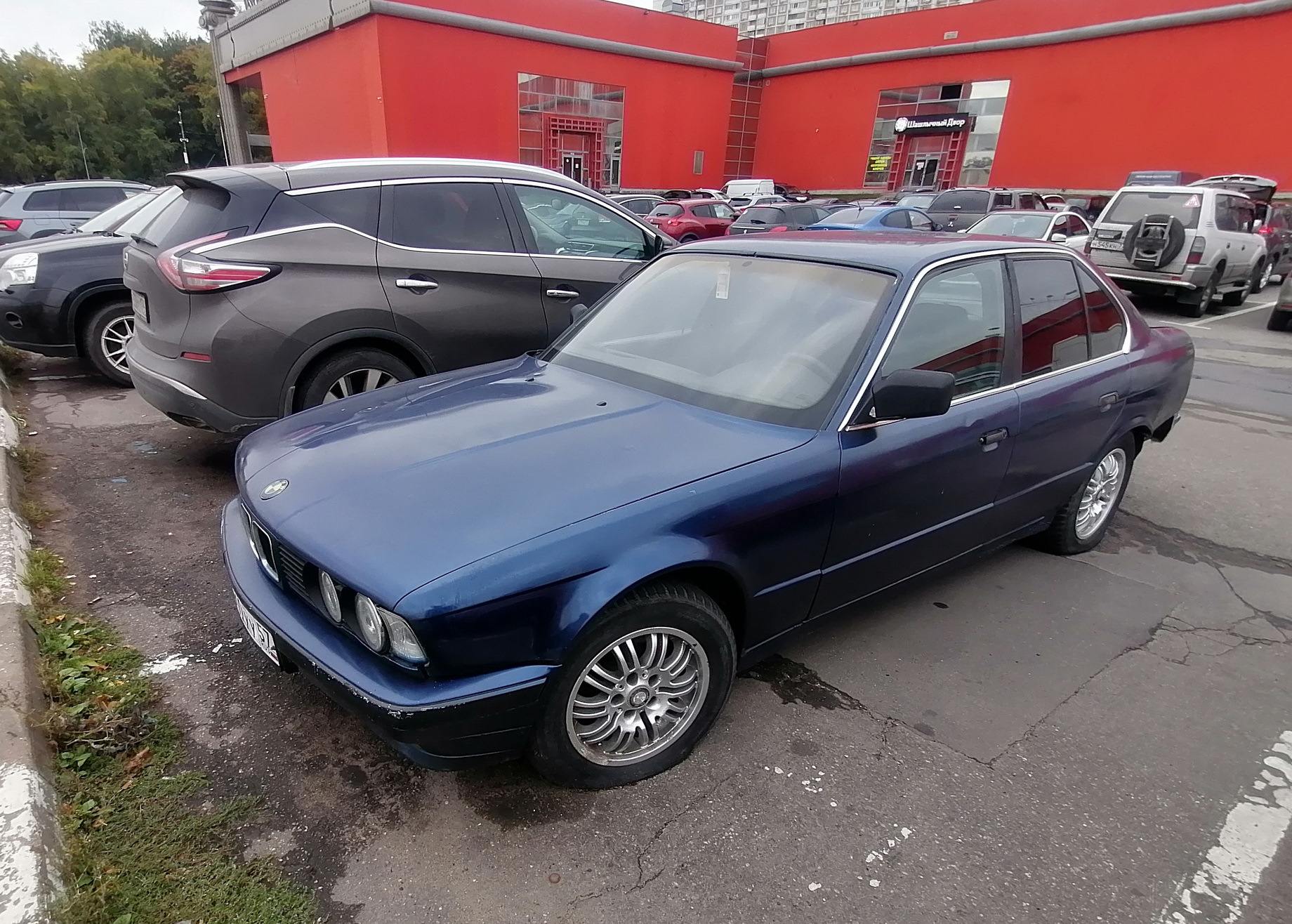 Москва, р-он ВДНХ. BMW 520 1988 года. — Сообщество «Брошенные Машины» на  DRIVE2