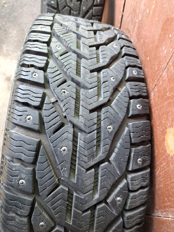Шины зимние шипованные Tigar 195/55 R16, литые диски 6Jx16 ET40 5x100 ...
