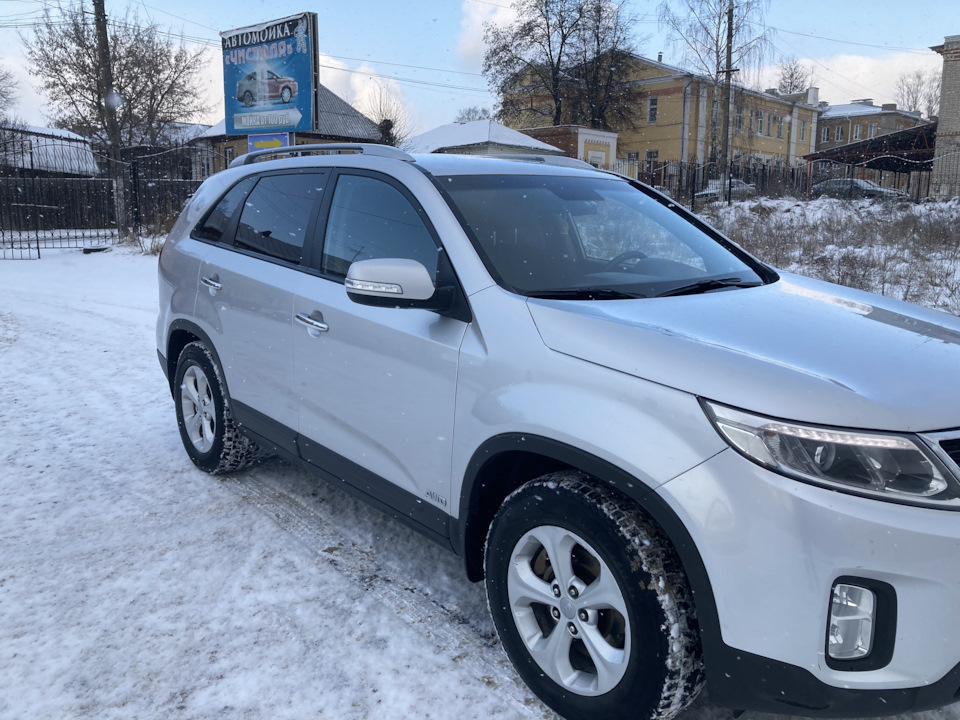 Kia Sorento II серебристый