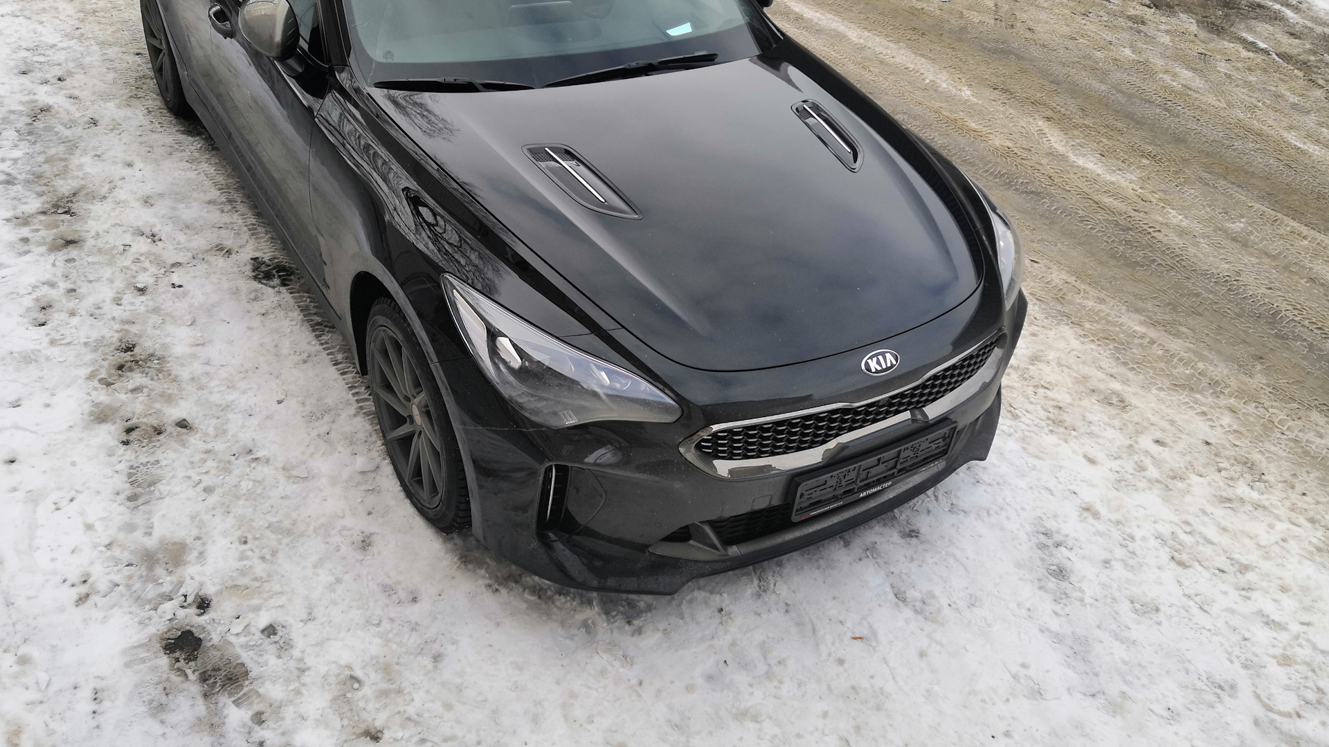 Kia Stinger gt черный