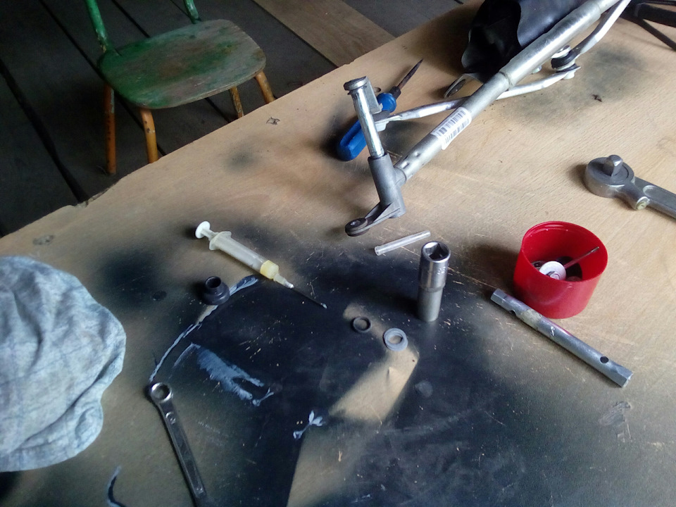 Пробил поддон, новый АКБ, защита двигателя — Volkswagen Jetta II, 1,6 л ...