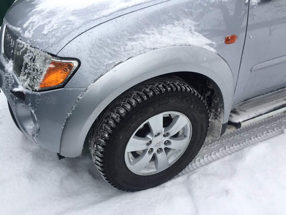 Зимний комплект — Mitsubishi L200 (4G), 2,5 л, 2010 года | шины | DRIVE2