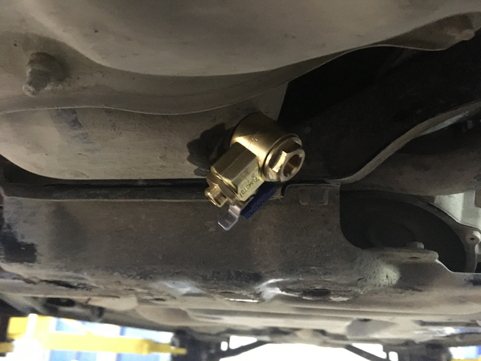 Установка крана для слива масла Fumoto — Subaru Forester (SJ), 2 л ...