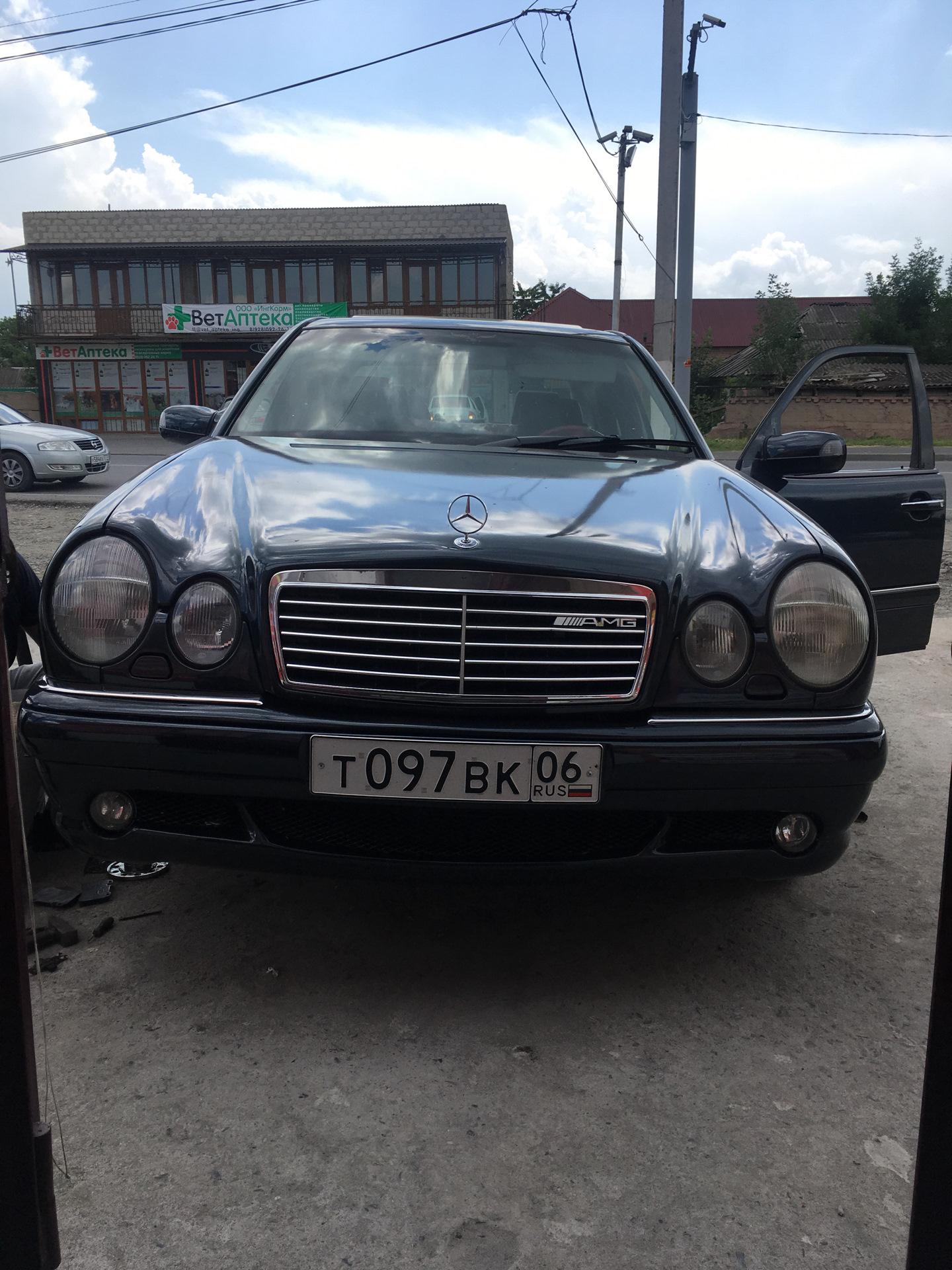 Замена колодок — Mercedes-Benz E-Class (W210), 4,3 л, 1999 года ...
