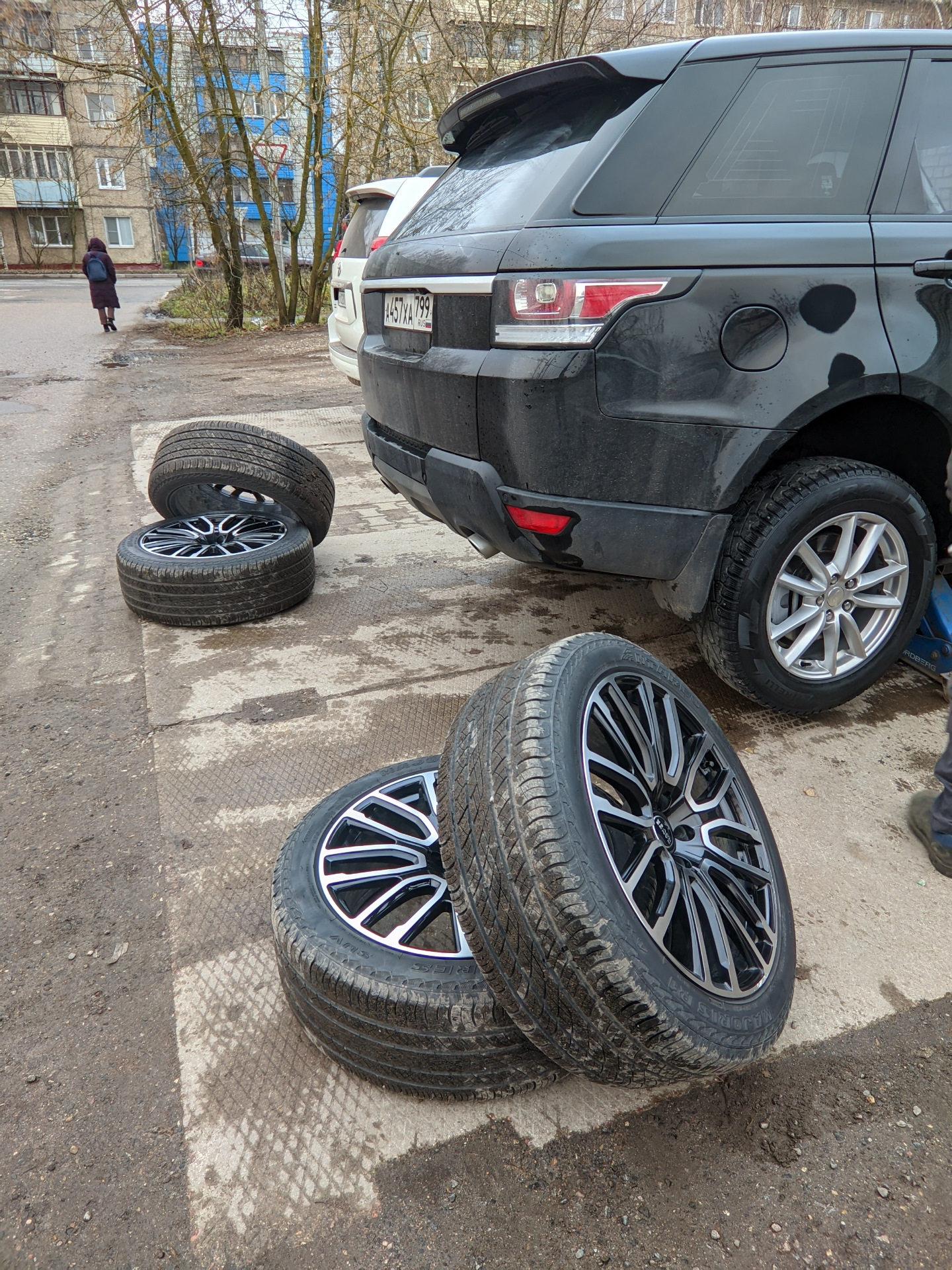 Переобулся с R22 на R19 — Land Rover Range Rover Sport (2G), 3 л, 2014 ...