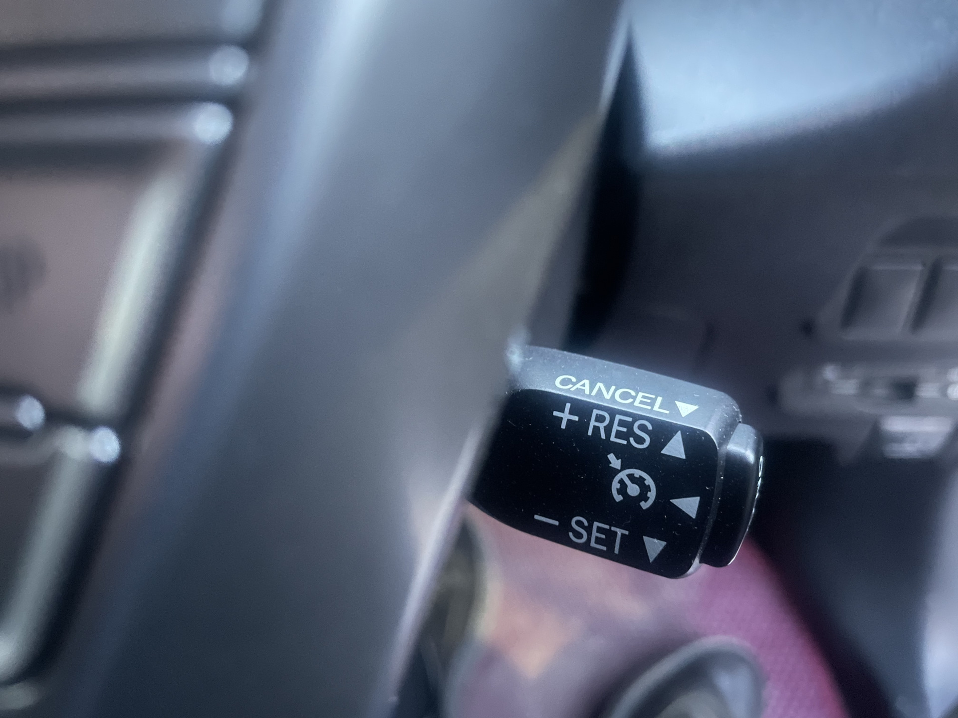 Круиз контроль тойота приус 30. Руль toyota prius alfa g's. Круиз тойота приус 30. Круиз контроль приус 20. Круиз на приус 30.