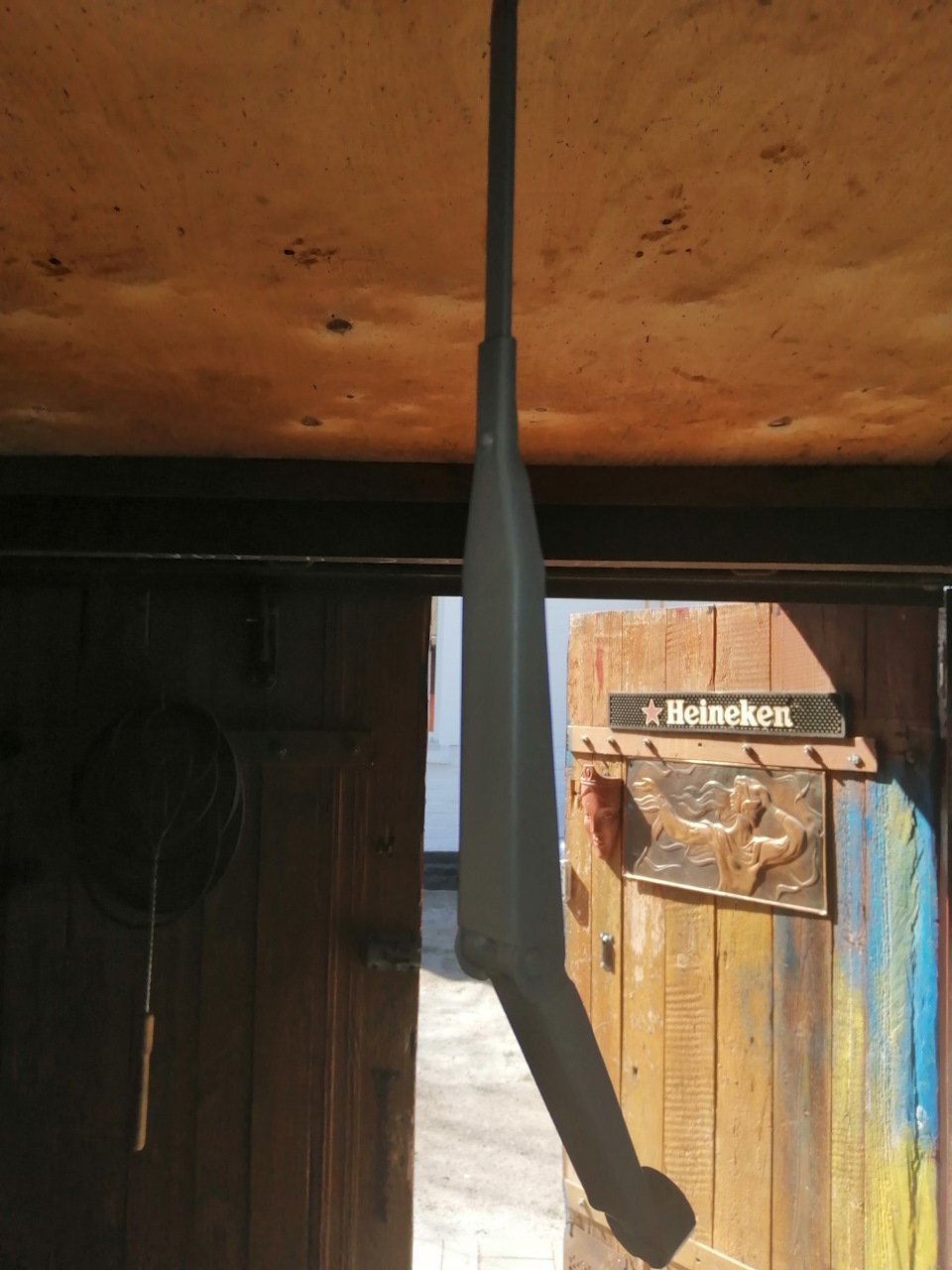 Покраска поводков дворников — Geely CK, 1,5 л, 2013 года | своими ...