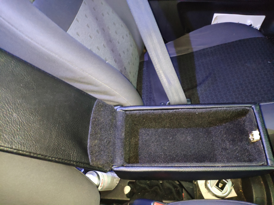 Подлокотник — Hyundai Getz, 1,3 л, 2004 года | аксессуары | DRIVE2