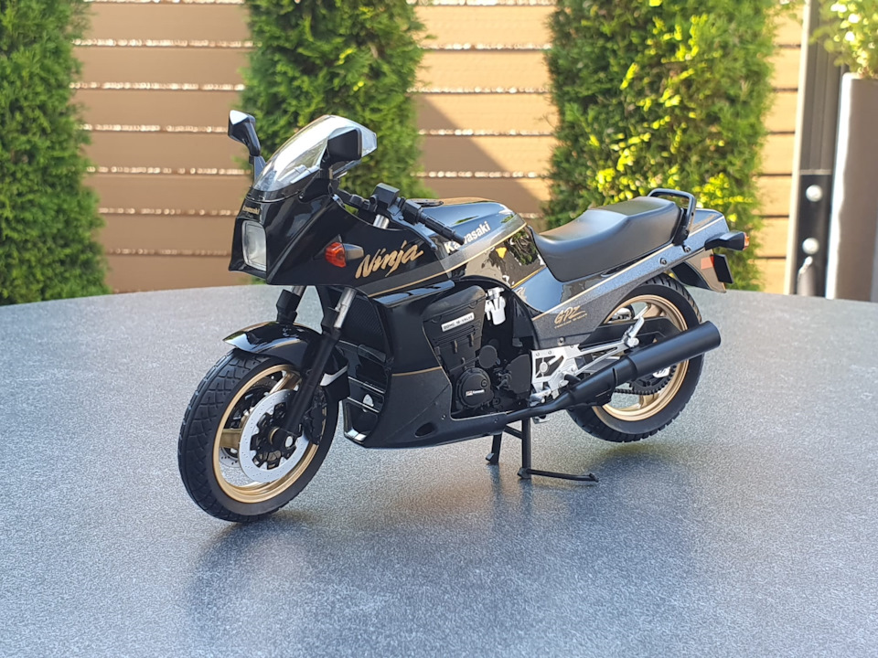 Kawasaki Ninja и Suzuki Katana, Aoshima и LCD, 1:12