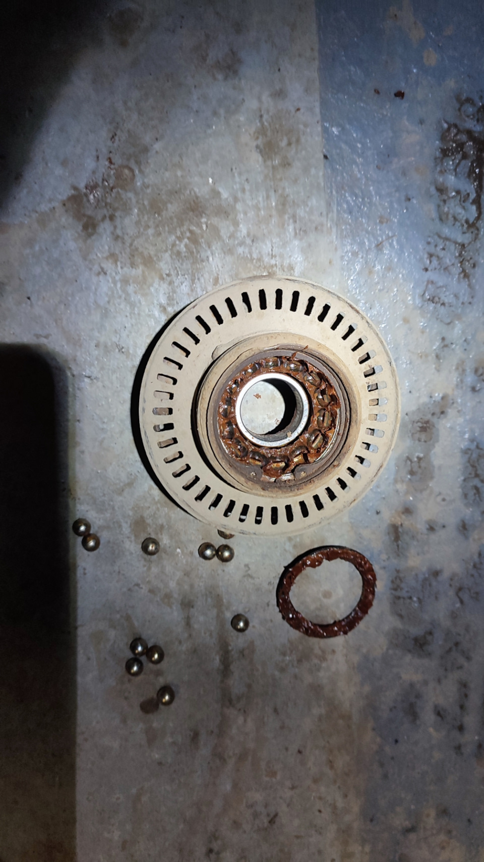 Замена заднего ступичного подшипника — Lada Калина 2 Спорт, 1,6 л, 2017 ...