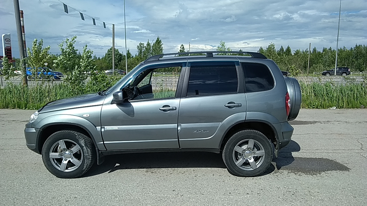 Chevrolet Niva GLX 1.7 бензиновый 2013 | Авто выходного дня на DRIVE2