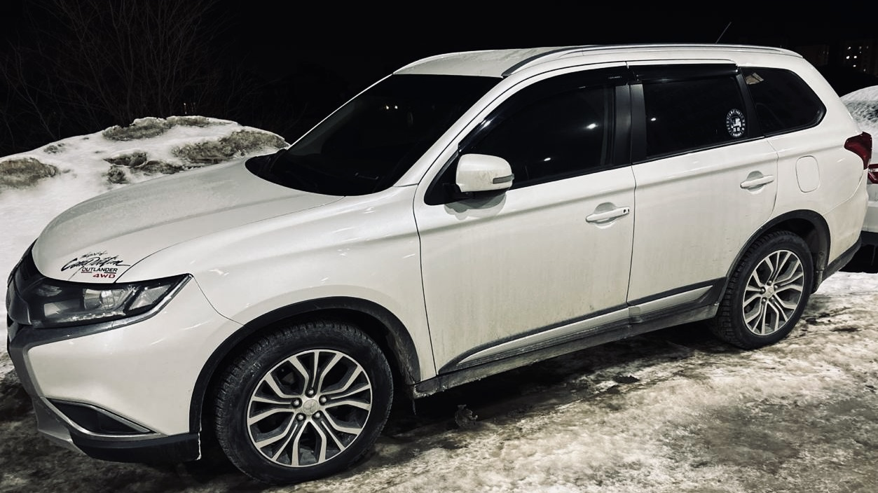 Продажа Mitsubishi Outlander (3G) 2015 (бензин, вариатор) — с историей  обслуживания — DRIVE2.RU