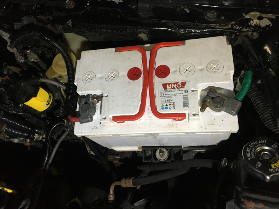 Меняем аккумулятор — Ford Thunderbird IX, 5 л, 1987 года | аксессуары ...