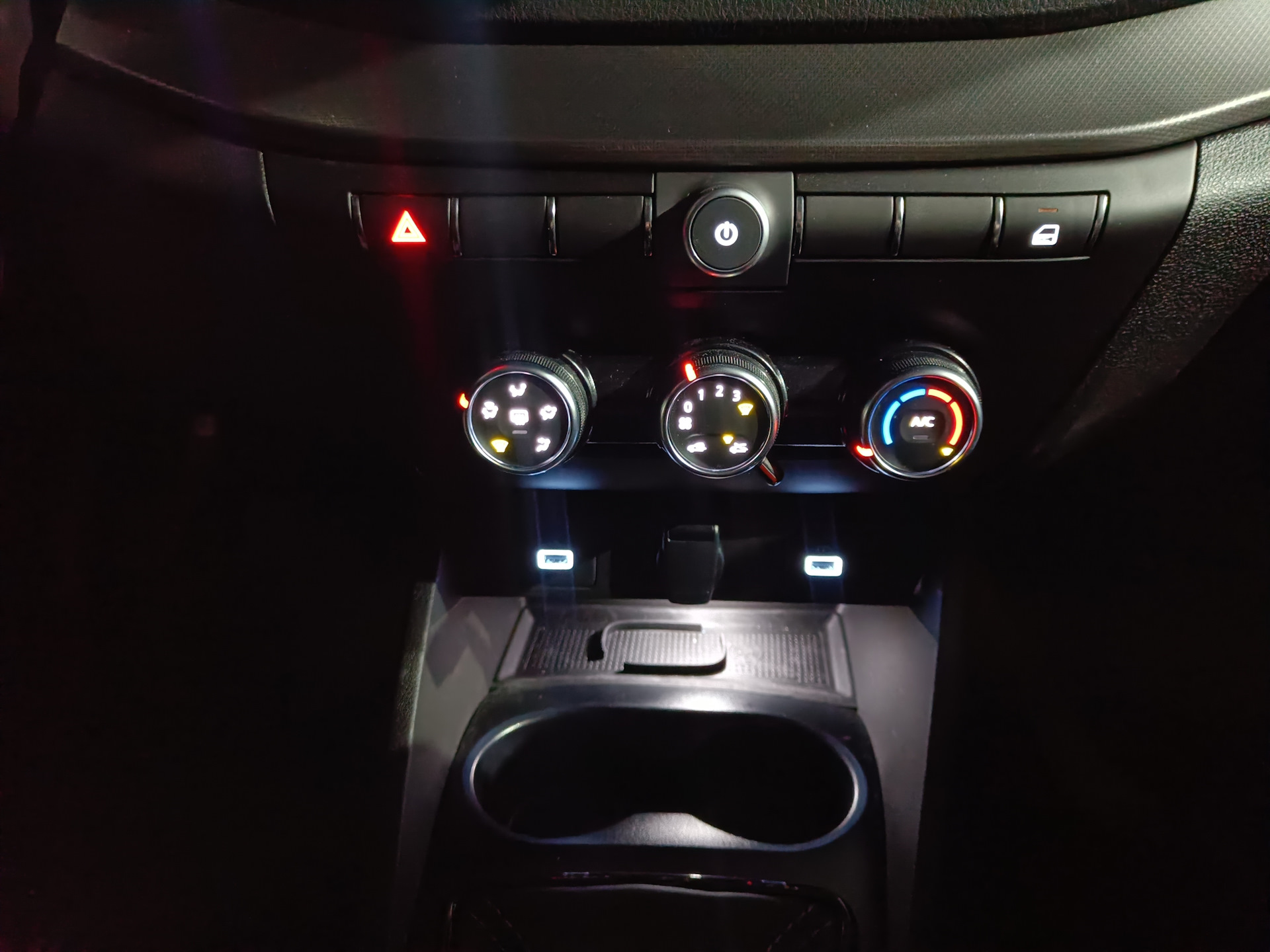 Установка проводки для подсветки USB и ниши для ключей — Lada Vesta (NG ...