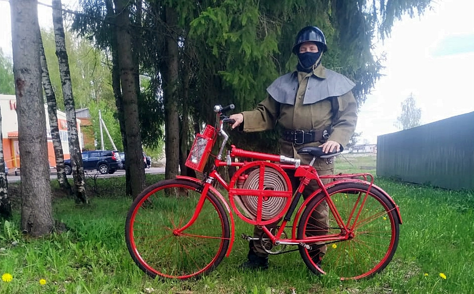 Дела можайск. Пожарный велосипед. Пожарный велосипед 1905 года. Велосипед для пожарника. Велосипед пожарного старый.