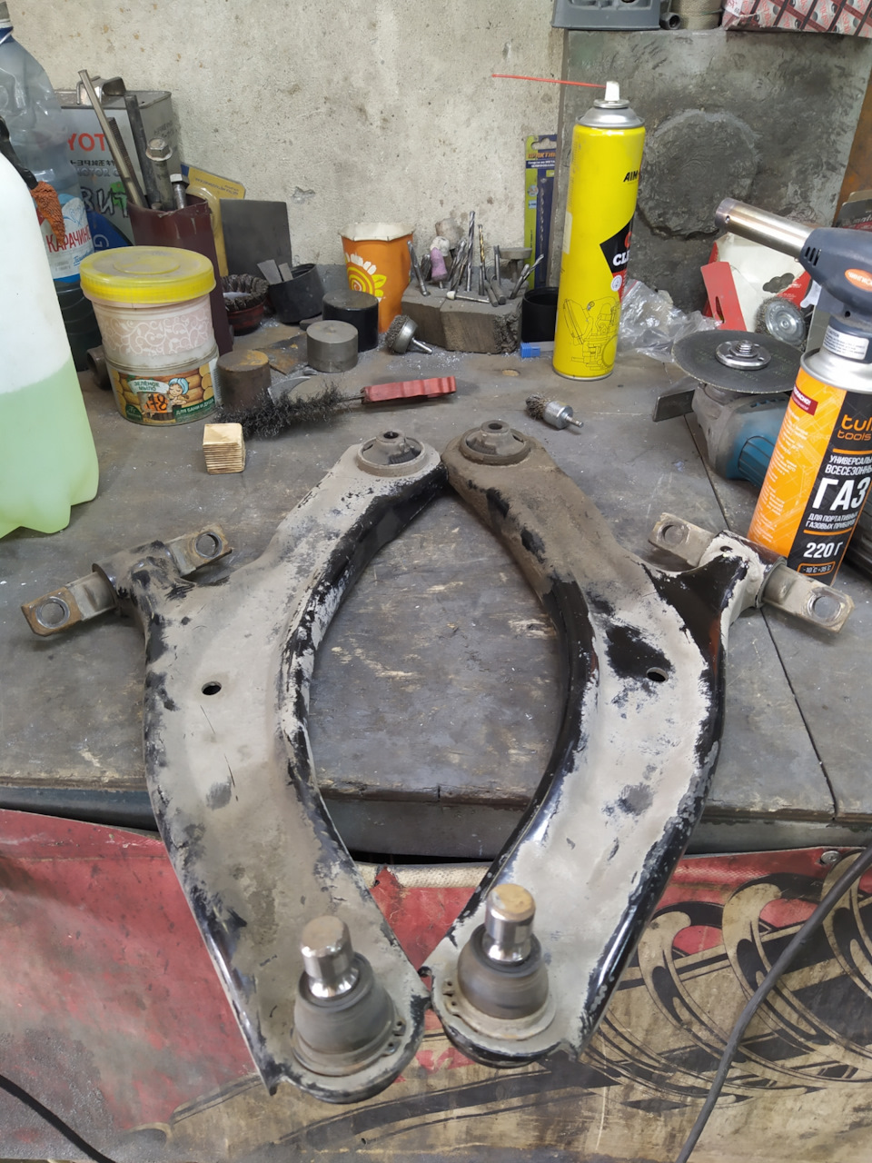 Первый серьёзный ремонт: как я самостоятельно восстановил подвеску Nissan и победил