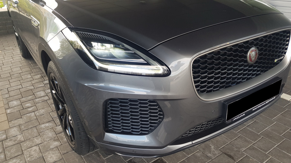 Jaguar f Pace фары