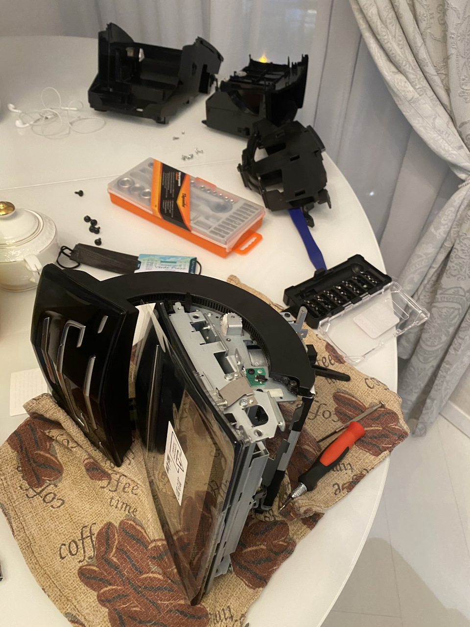 Замена CUEвого тача — Cadillac Escalade (4G), 6,2 л, 2016 года ...