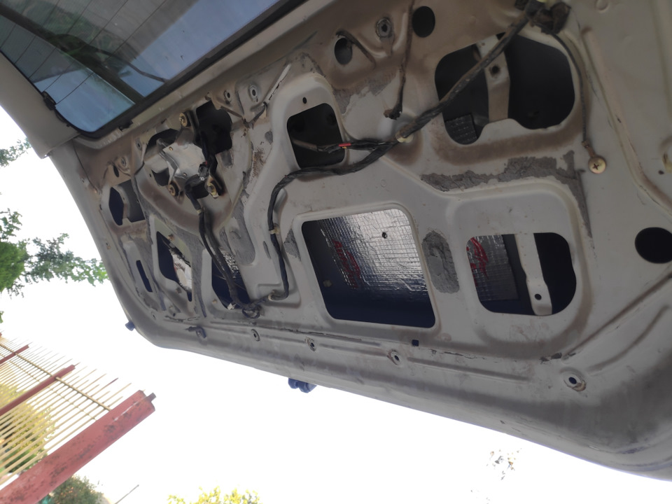 Заклинил замок багажника — Mitsubishi Montero Sport, 3 л, 2002 года ...