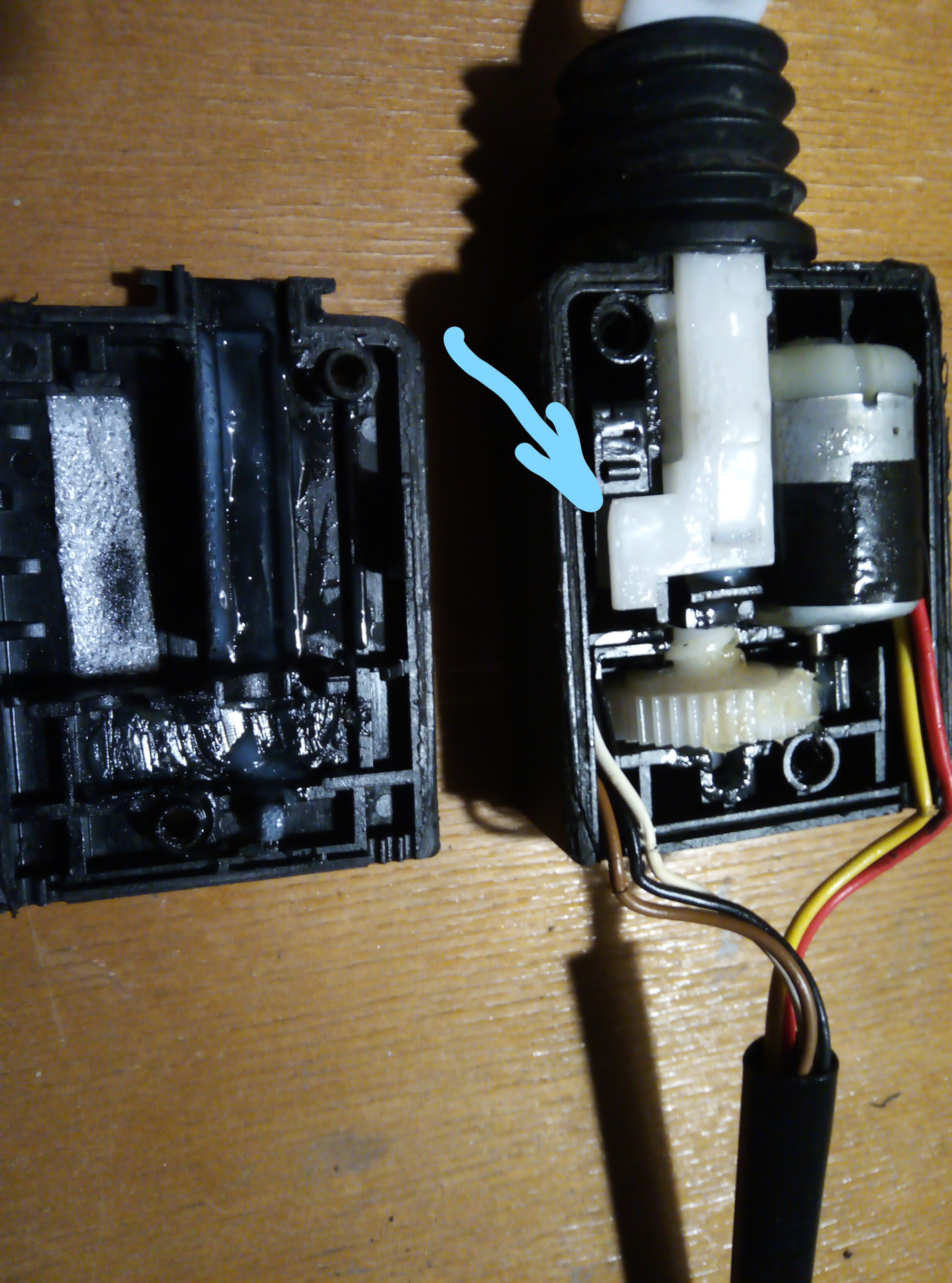 Ремонт электропривода. Электропривод замка двери AISIN. Ремонт электропривода замка двери BMW. Ремонтный картридж замок на дверь. Моторедуктор замка двери Шевроле Нива схема ремонта.
