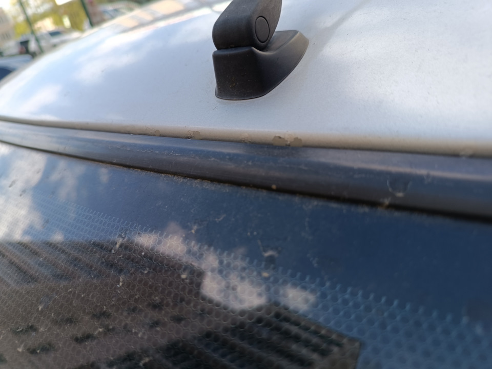 Уплотнитель верхний лобового стекла — Renault Sandero Stepway (2G), 1,6 ...