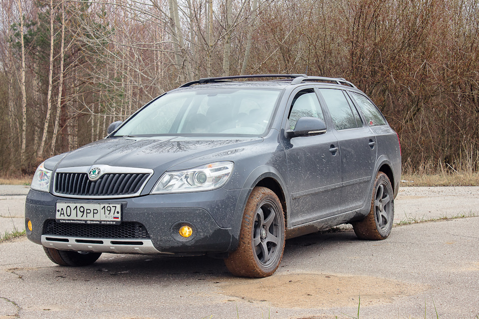 Шкода скаут характеристики. Шкода Скаут 2012. Skoda Octavia Scout 2001. Шкода Октавия Скаут 280 л.с. Владислав. Октавия Скаут на 19ых.