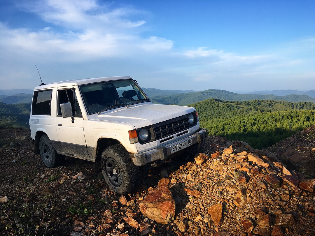 Митсубиси паджеро 1. Mitsubishi Pajero 1. Mitsubishi Pajero 1/16. Паджеро 1 видео. Расход Митсубиси Паджеро 2 по.