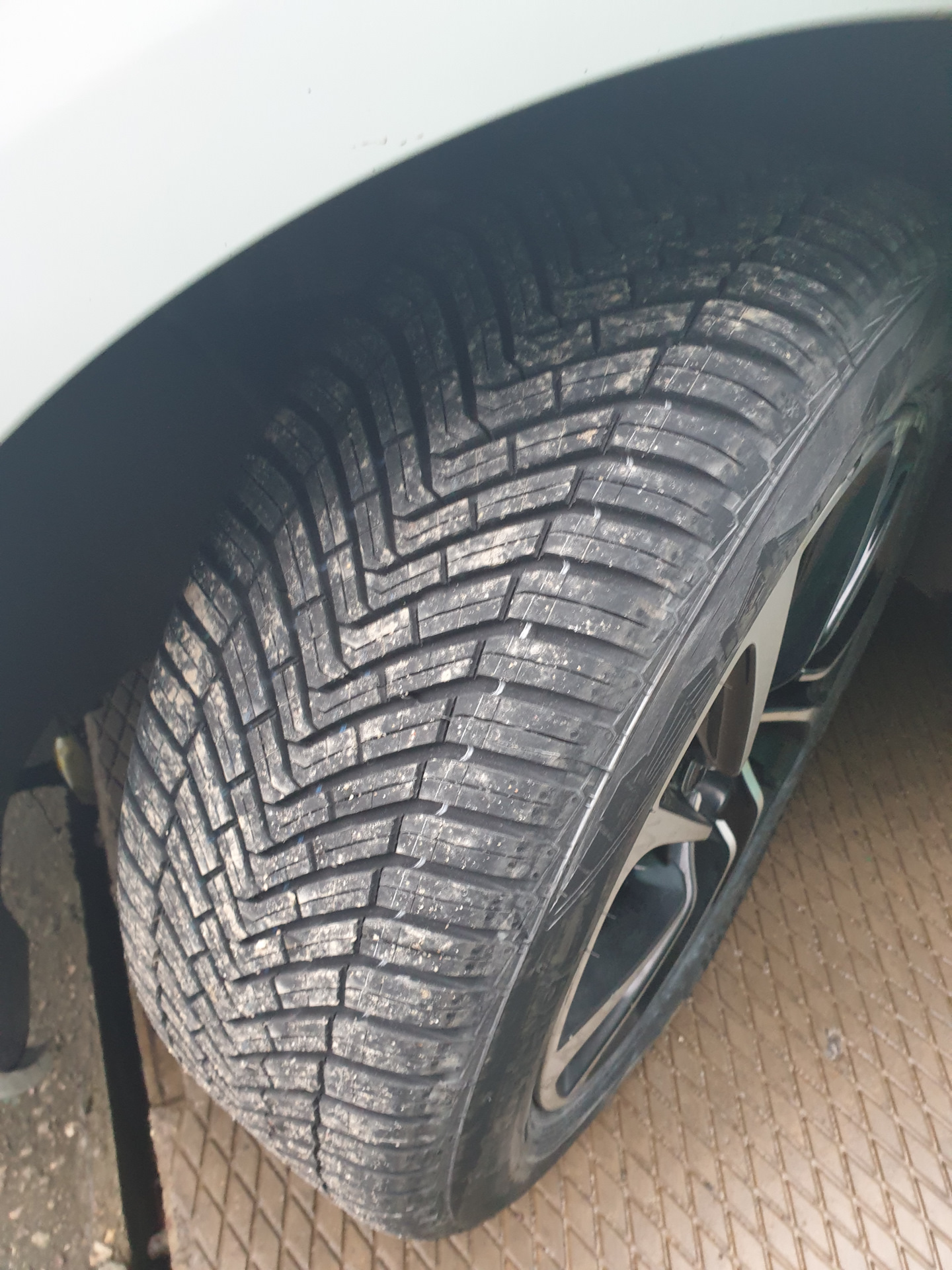 автомобильная шина continental allseasoncontact 205/60 r16 96h всесезонная. Continental allseasoncontact 205/55 r16. Continental allseasoncontact 225/45r17 94v. континенталь 185/65/15. Michelin allseason.