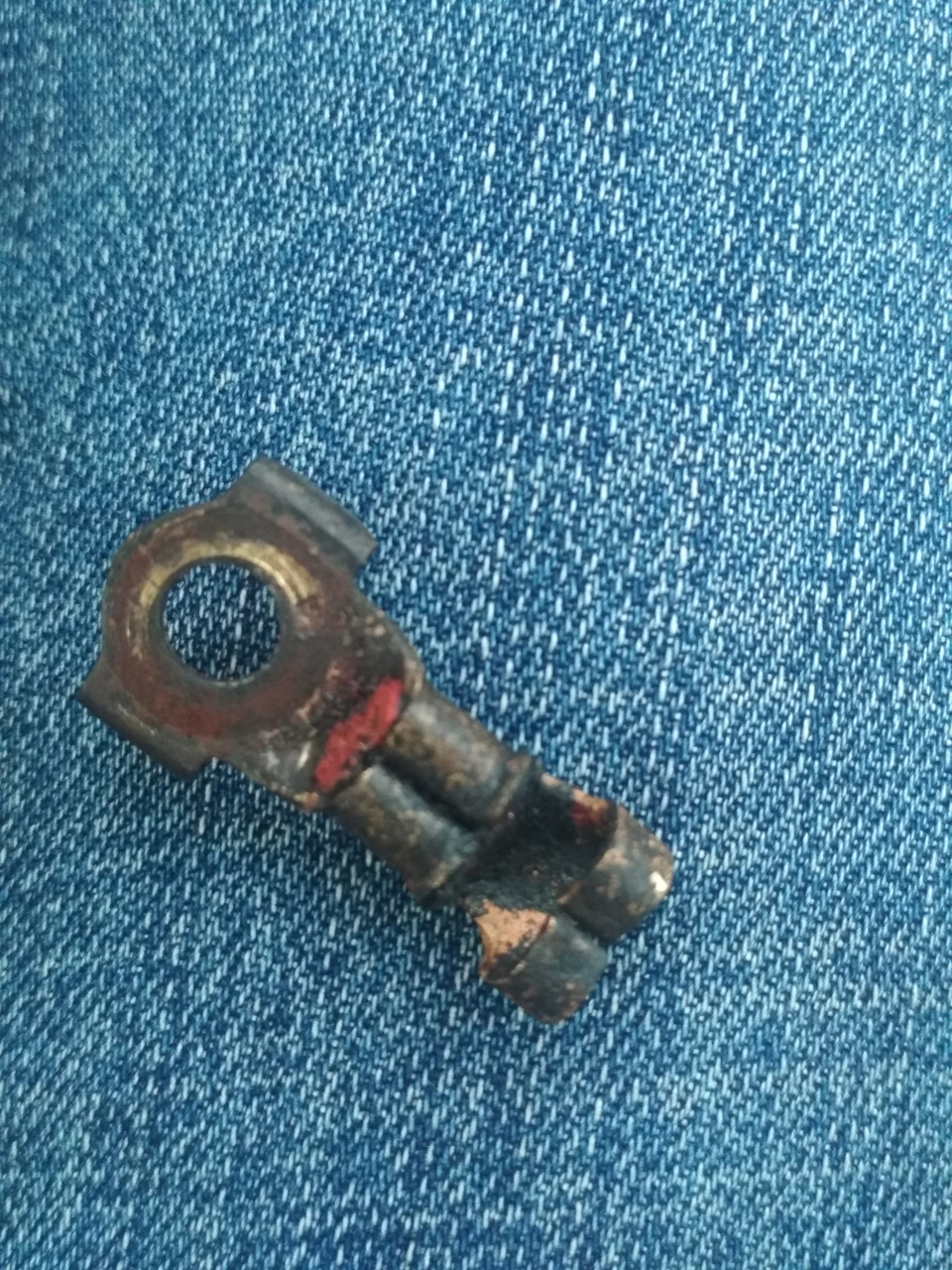 Пропал заряд аккумулятора — Toyota Avensis II, 2 л, 2007 года | поломка ...