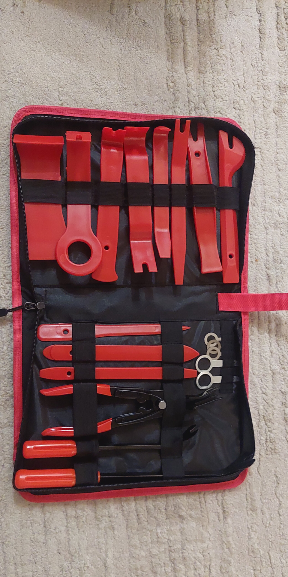 Полезный инструмент. Съемники клипс. — Renault Duster (1G), 1,5 л, 2020 ...