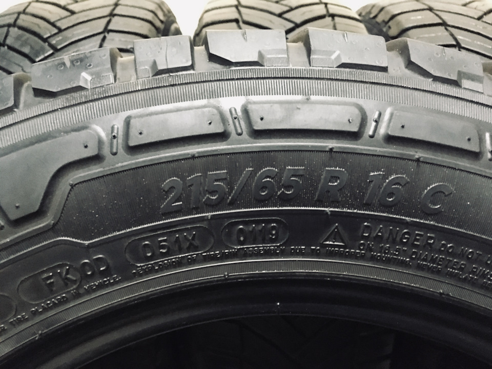 Шины всесезонные Michelin 215/65 R16 на Renault Duster (1G), Renault ...
