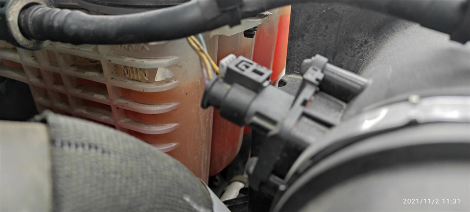 Запах бензина в масле — Jaguar XE, 2 л, 2018 года | визит на сервис ...