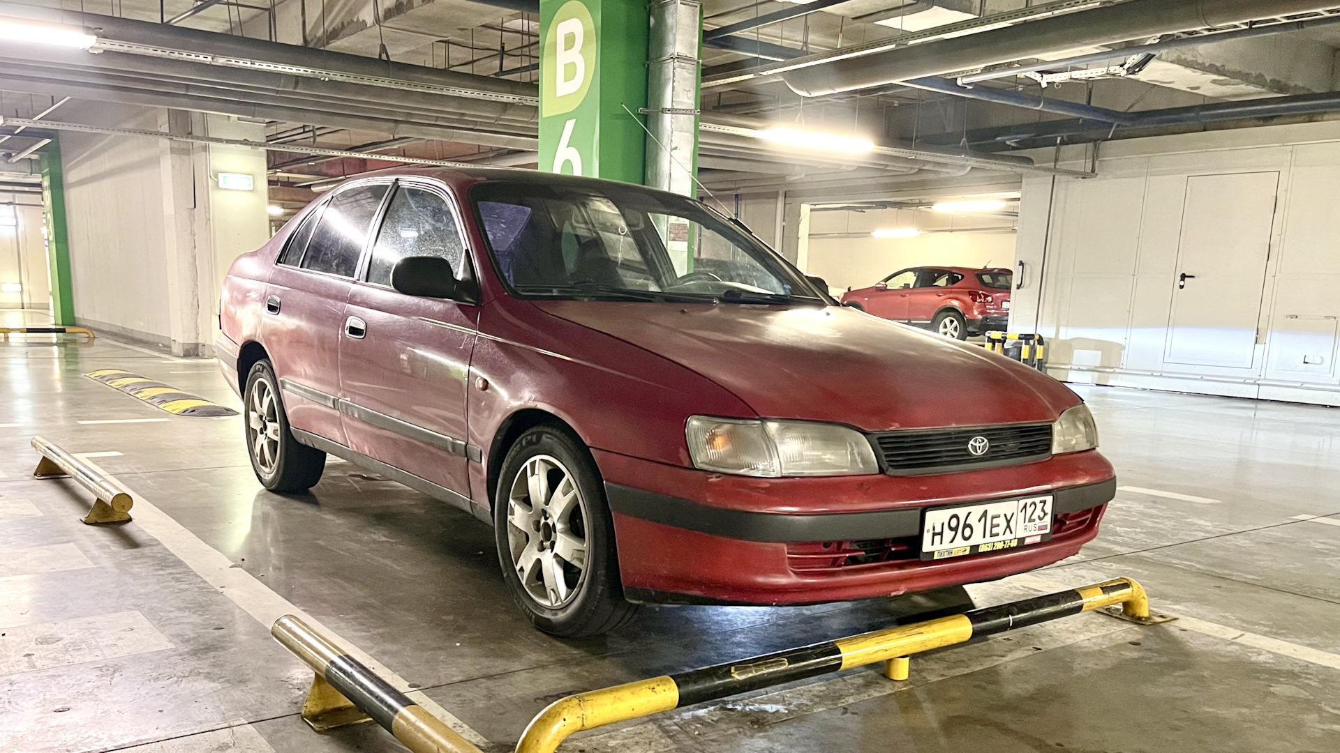 Toyota Carina e 1 6