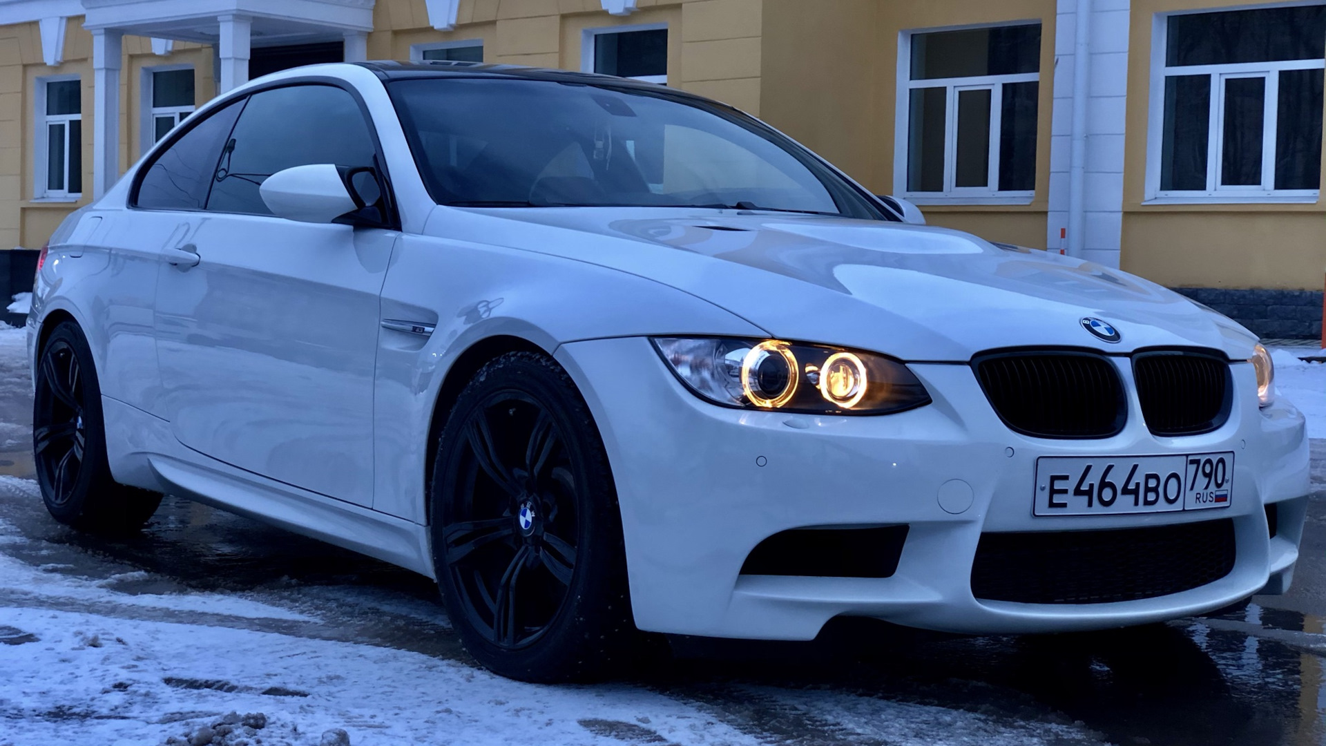 BMW e92 m3 White Snow