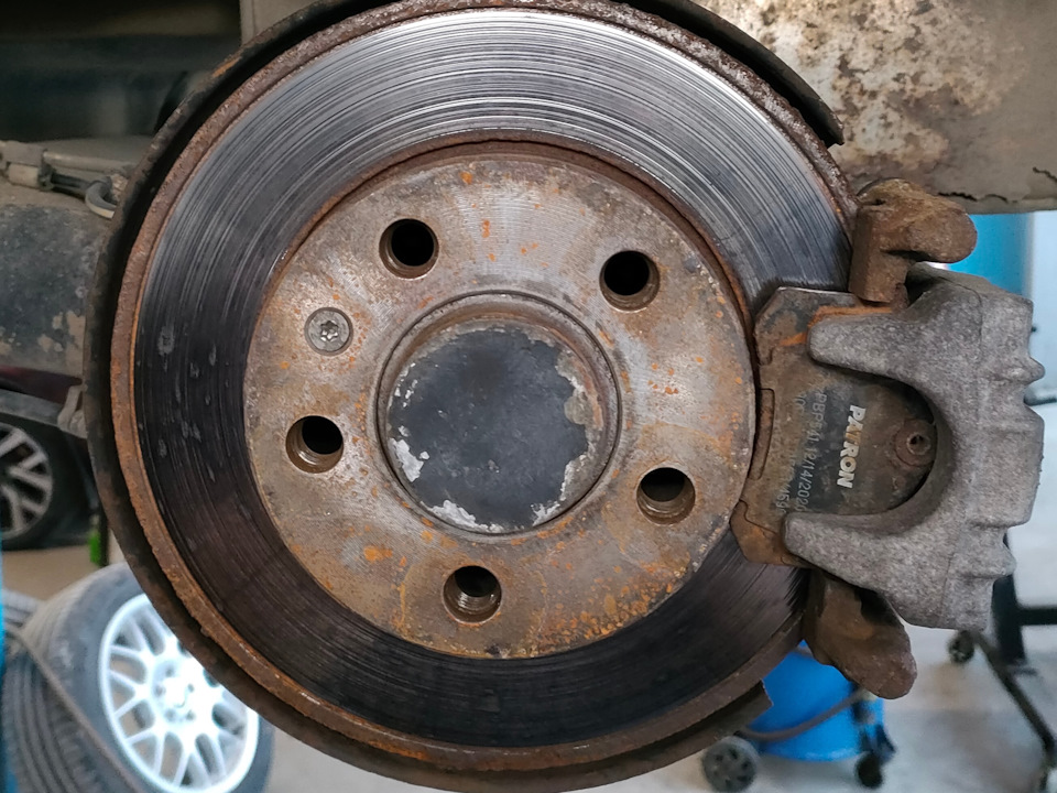 Фото в бортжурнале Volkswagen Polo Hatchback Mk5. Запчасти на фото: PBP541